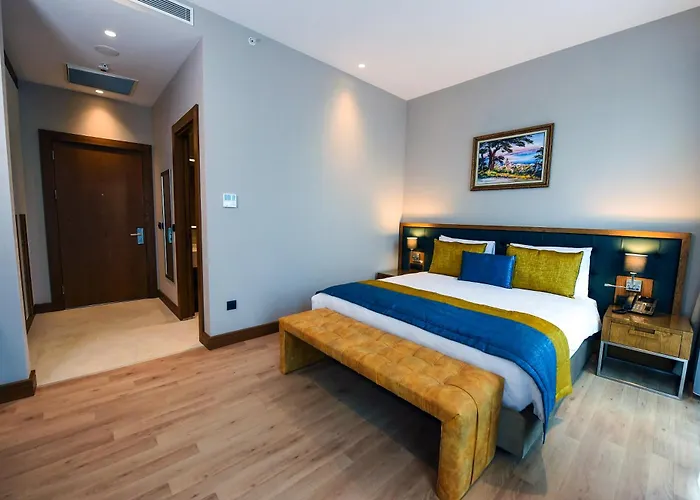 Cher & Taksim מלון