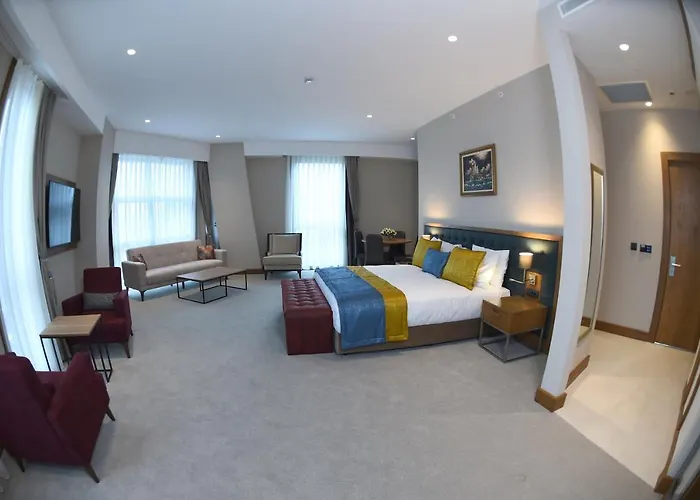 מלון Cher & Taksim 5*