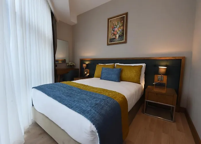 Cher & Taksim מלון 5*