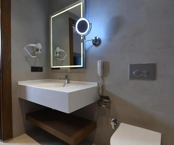 Cher & Taksim מלון 5*