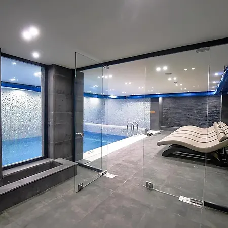 Cher & Taksim Istanbul