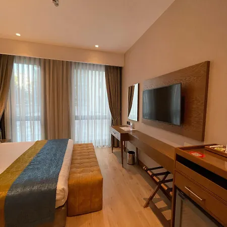 Hotel Cher & Taksim 5*