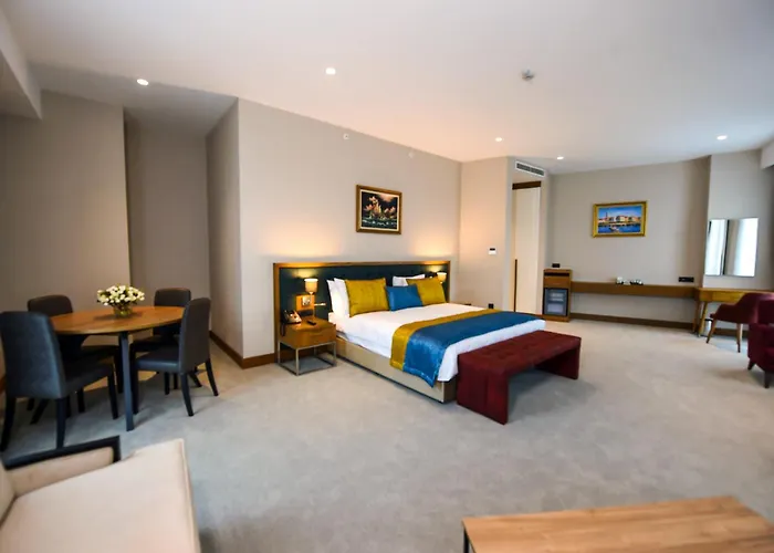 מלון Cher & Taksim 5*